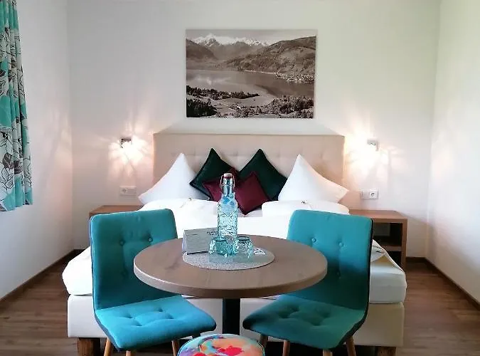 Oda ve Kahvaltı Claudia Zell Am